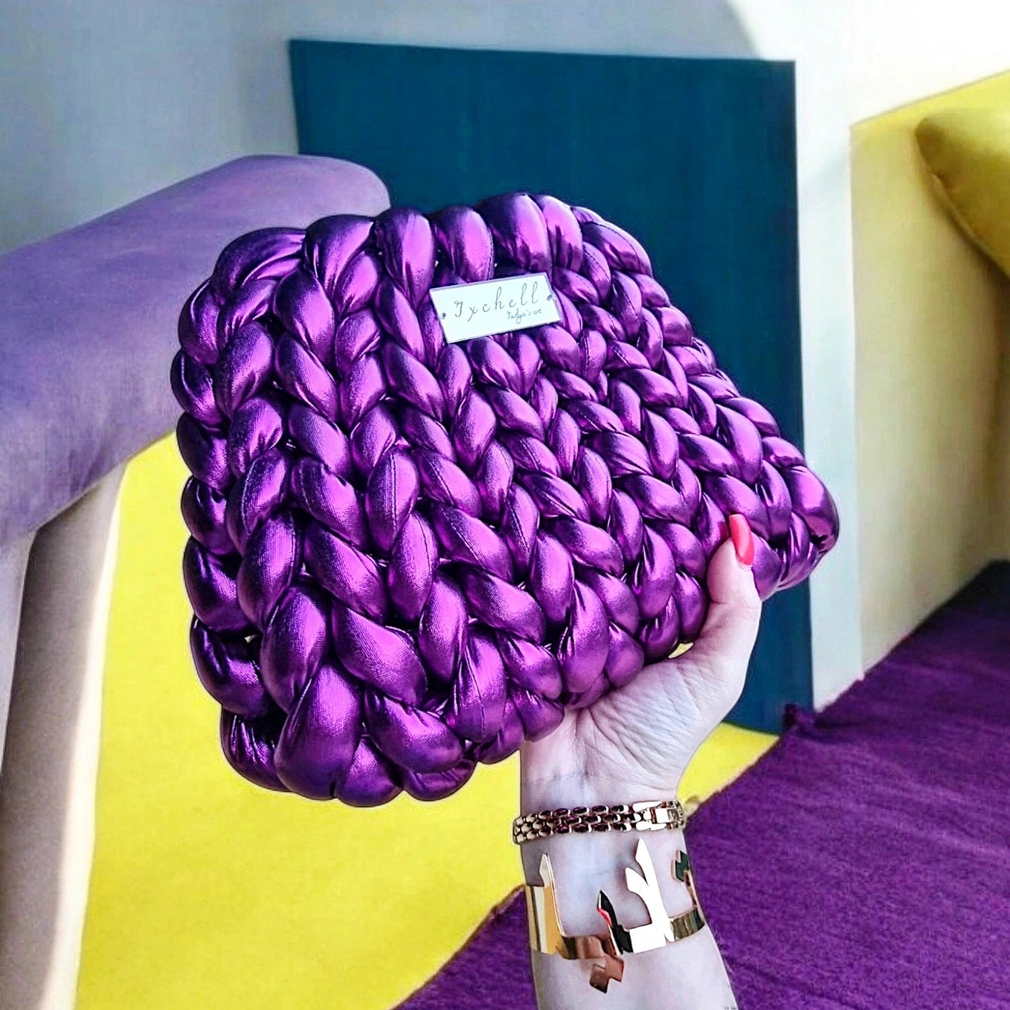 M A G E N T A bag